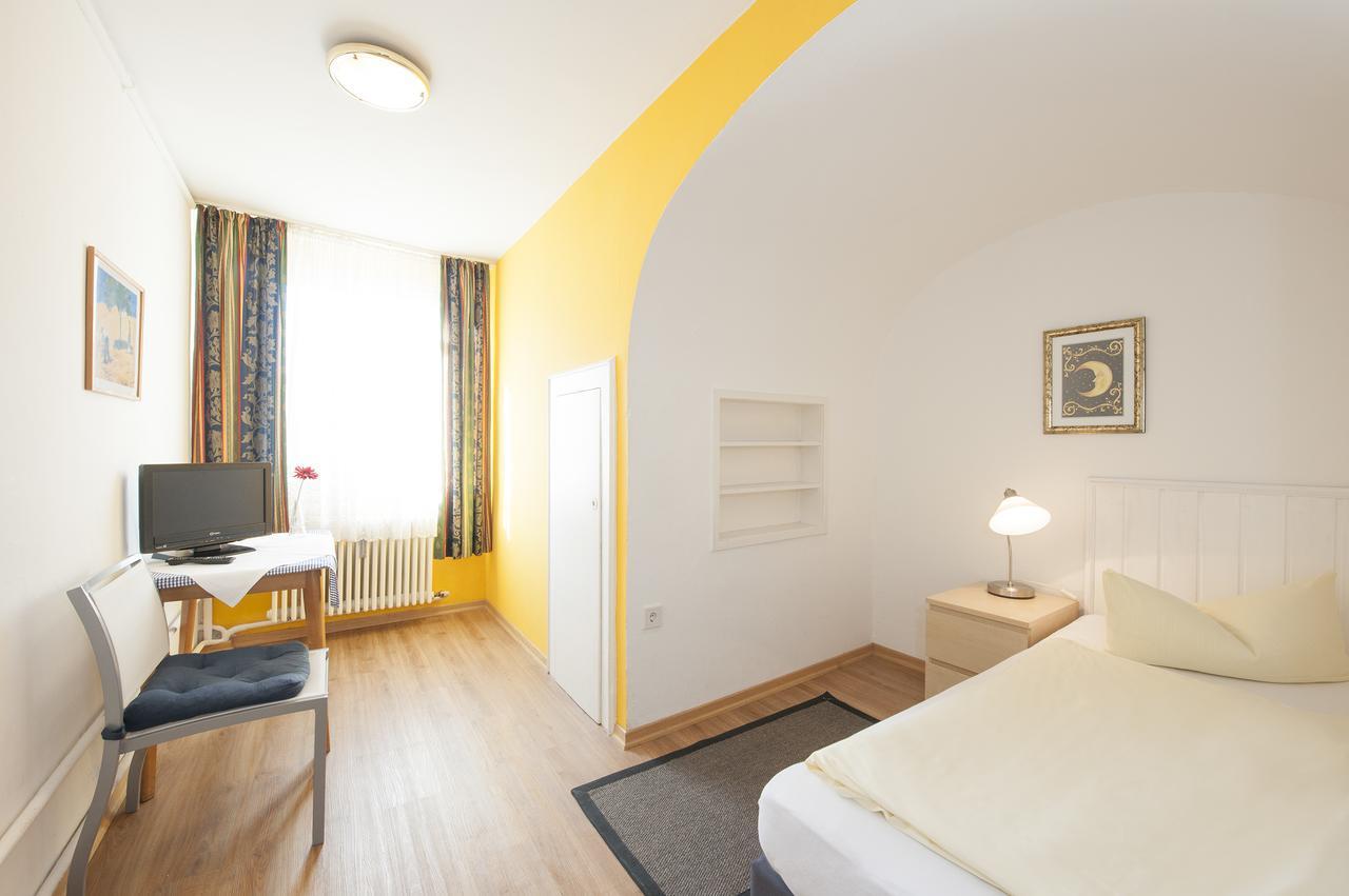 Hotel Pension Am Hauptbahnhof Мюнхен Екстериор снимка